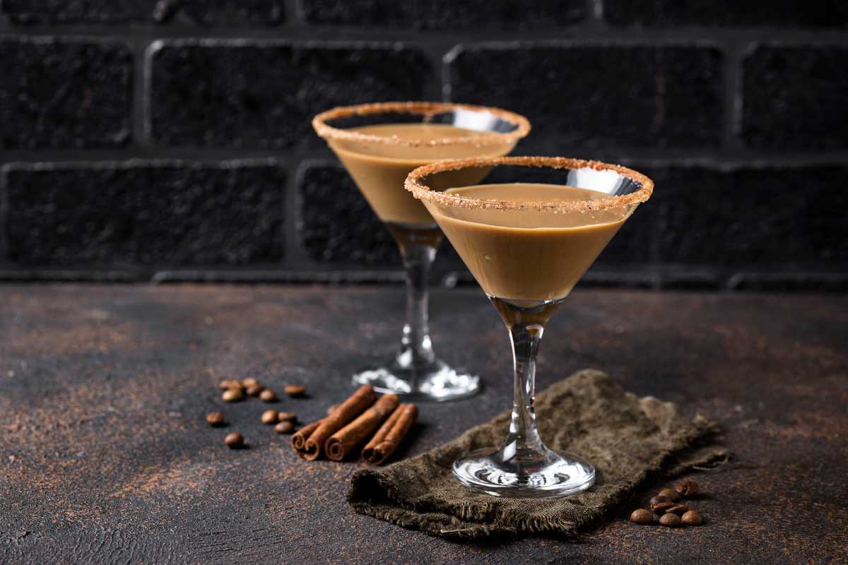 Indulge in Rich Chocolate Liquor Top Liqueurs & Flavors Guide