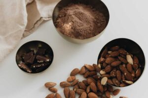 black cocoa powder vs brown cocoa powder